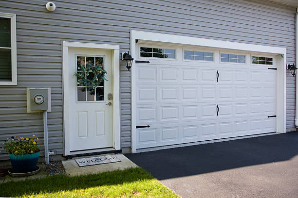24/7 Emergency Garage Door Panel Replacement experts in Reston, VA